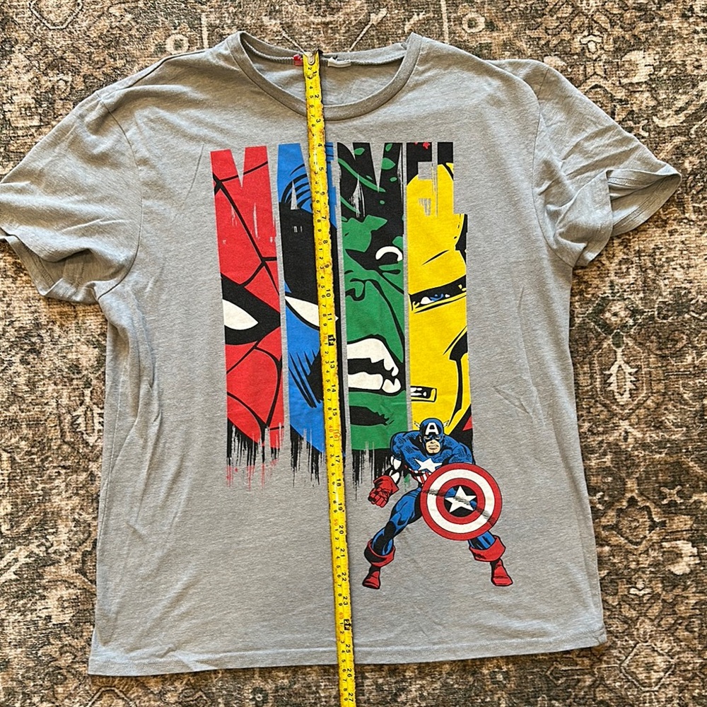 Gray Marvel Superhero Graphic T-Shirt size M/L